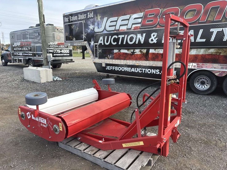 metal-fach-z560-3-point-bale-wrapper-image-5