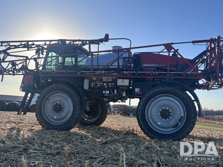 2011-case-ih-patriot-3330-image-2