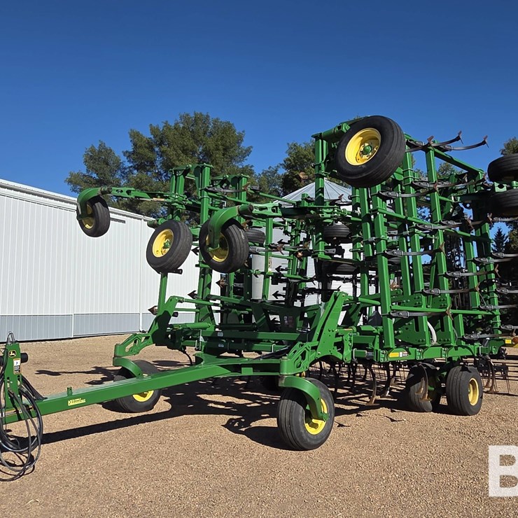 2014 JOHN DEERE 2210