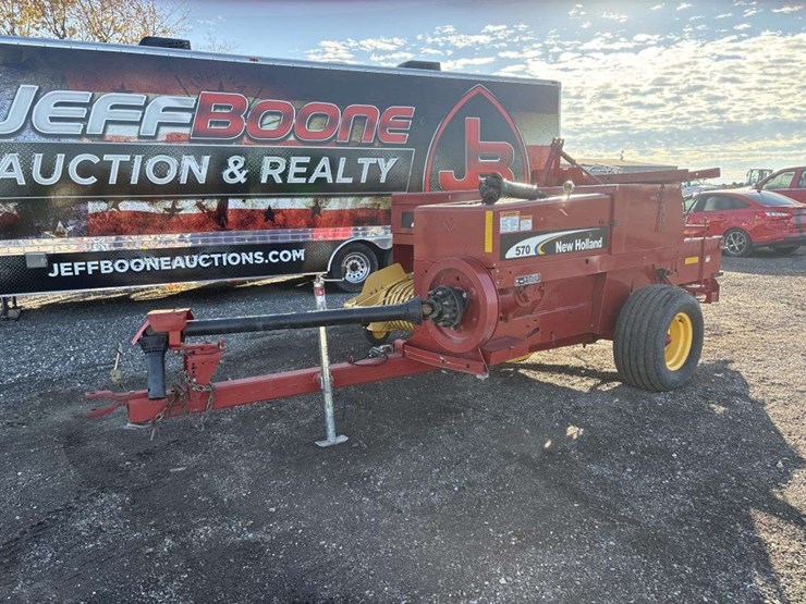 new-holland-570-image-2