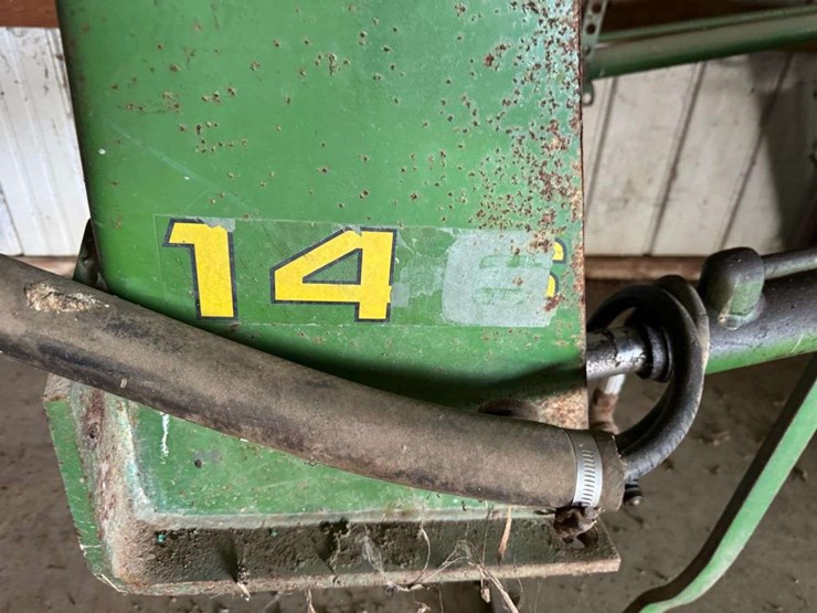 john-deere-146-image-5