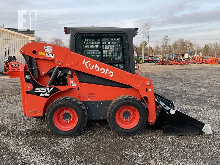 2021-kubota-ssv65-image-6