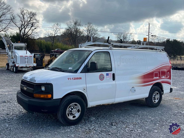 2012-chevrolet-express-van-image-1