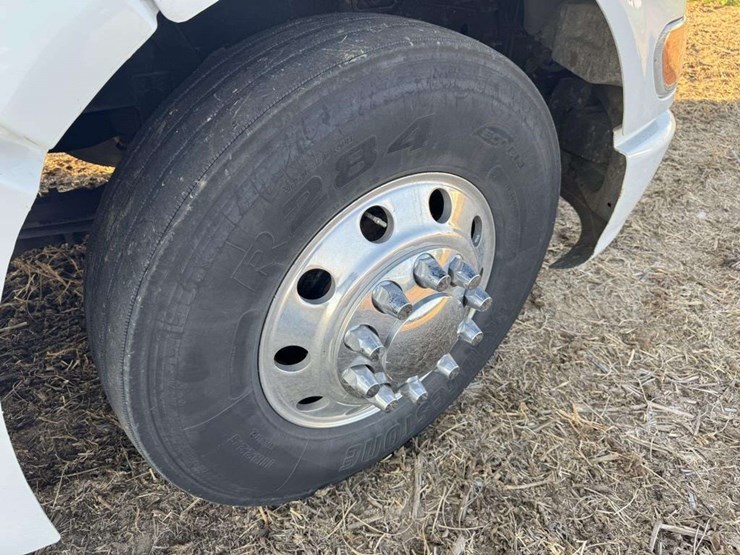 2014-peterbilt-386-image-10