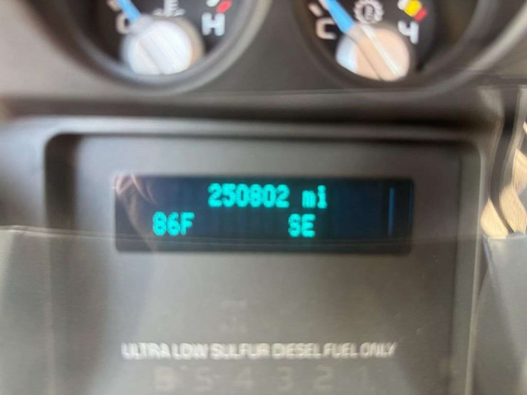 2013-ford-f350-xl-image-21