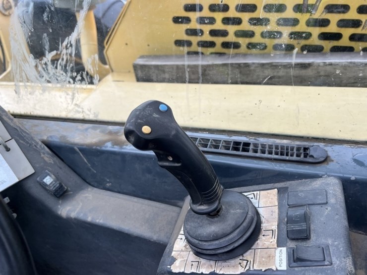 2007-gehl-dl10h44-image-15