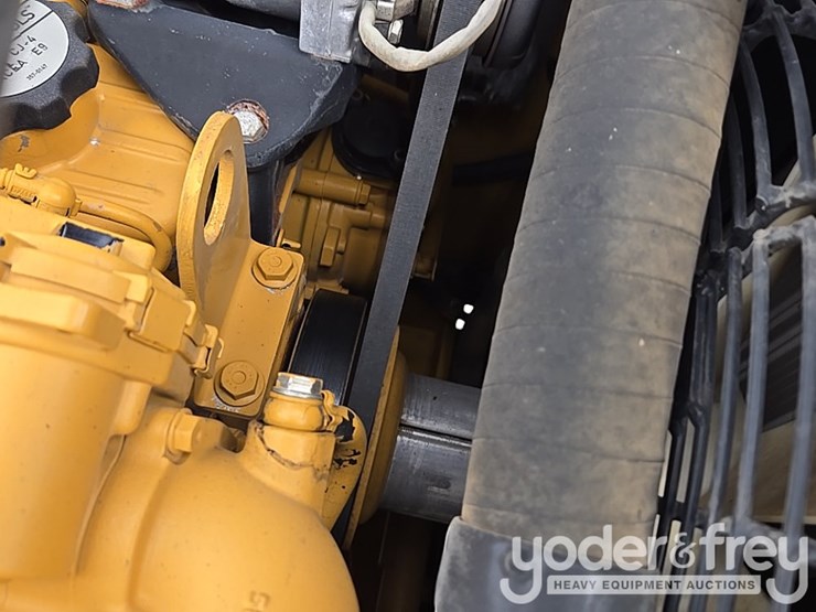 2016-caterpillar-312fgc-image-71