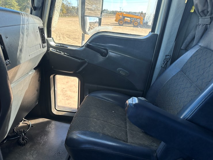 #33701-•-2011-mack-cxu-sleeper-truck-tractor-1m1aw09y4bm013132-image-67