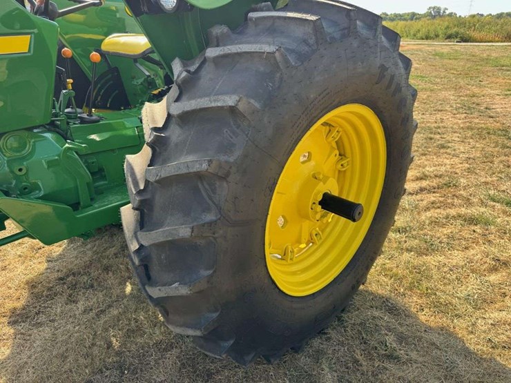 john-deere-2640-image-8