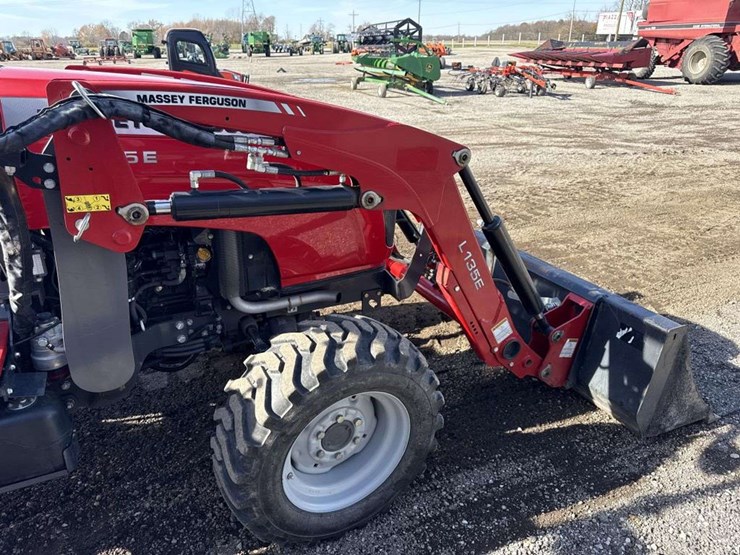 massey-ferguson-2705e-image-19