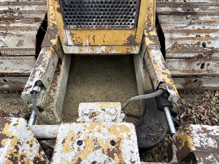 caterpillar-d5n-lgp-image-10