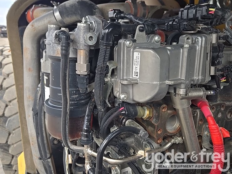 2019-caterpillar-tl1255d-image-99