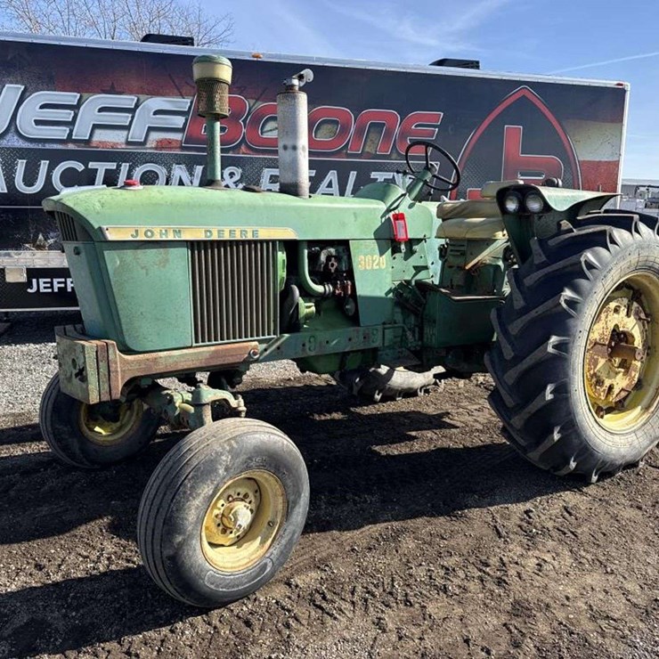 JOHN DEERE 3020