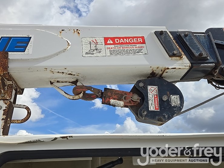 2014-dodge-service-truck-image-24