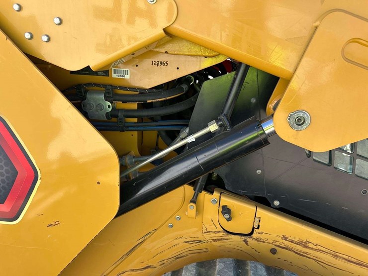 2021-caterpillar-289d3-compact-track-loader-skid-steer-image-21