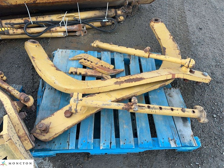 2011-caterpillar-140m-image-33