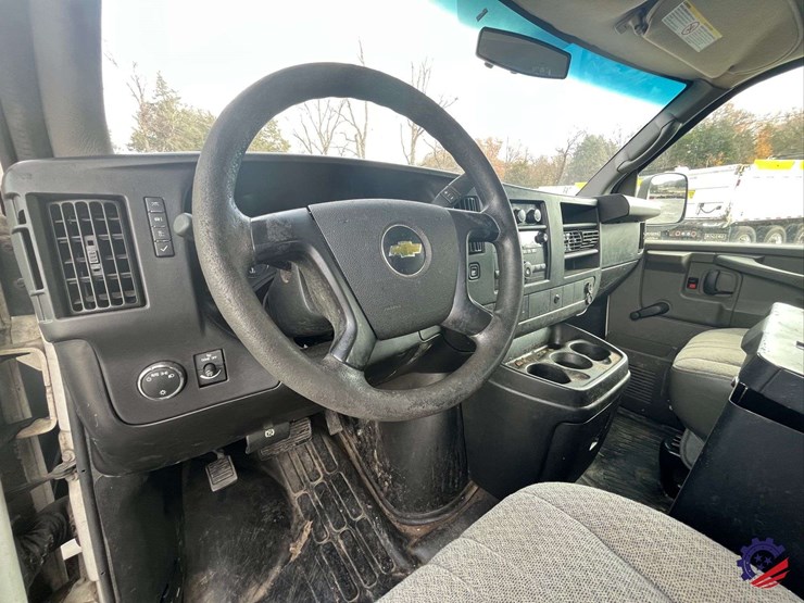 2012-chevrolet-express-van-image-58