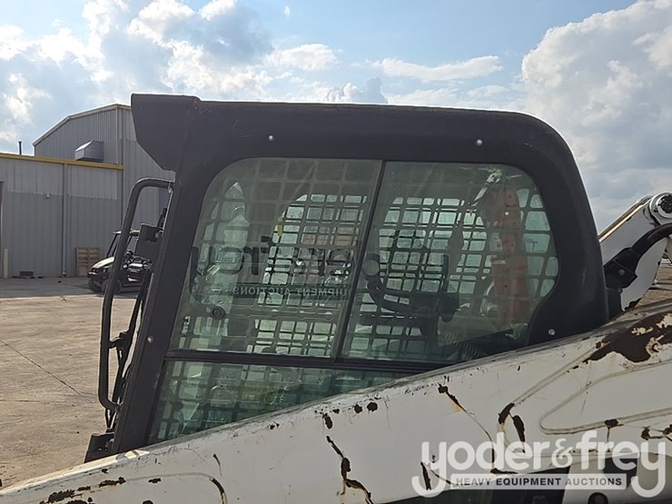 2021-bobcat-t595-image-61