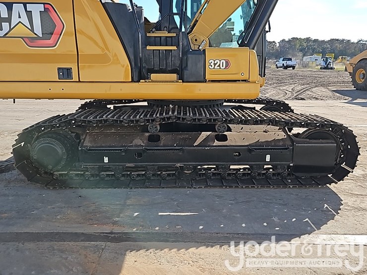 2019-caterpillar-320-image-8