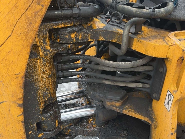 2015-jcb-3cx-image-17