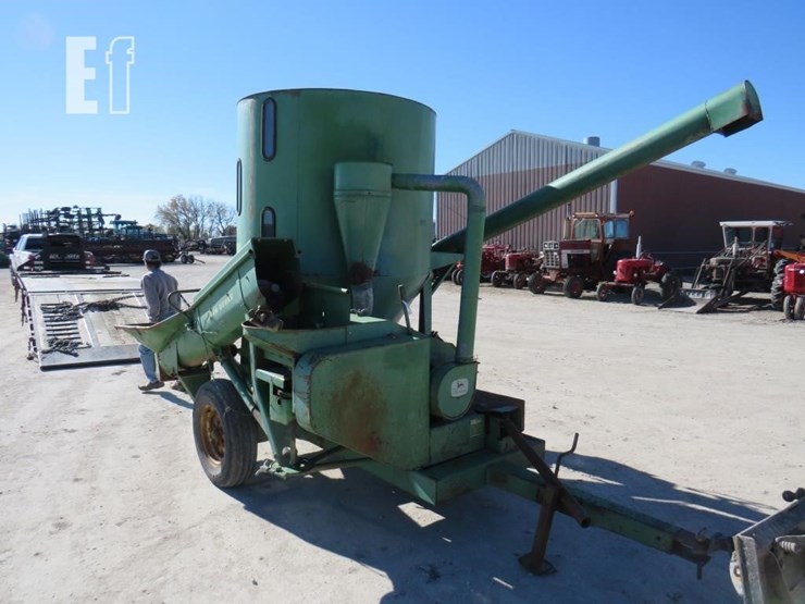 john-deere-400-image-1