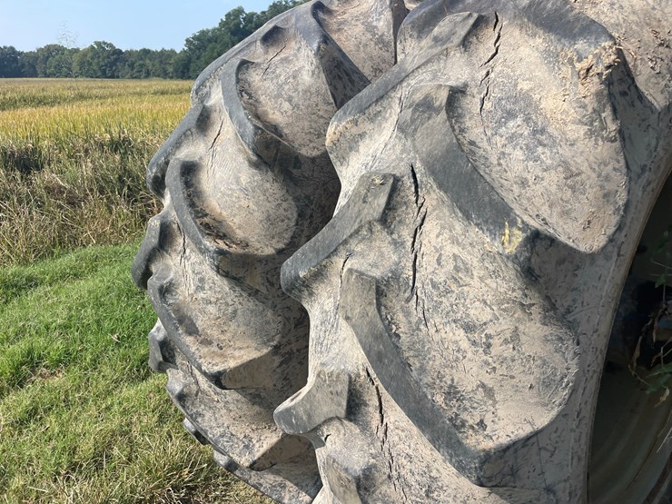 1991-versatile-876-image-8