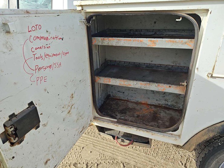 2017-ford-f550-image-29