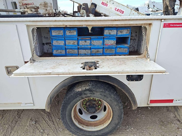 2017-ford-f550-image-48