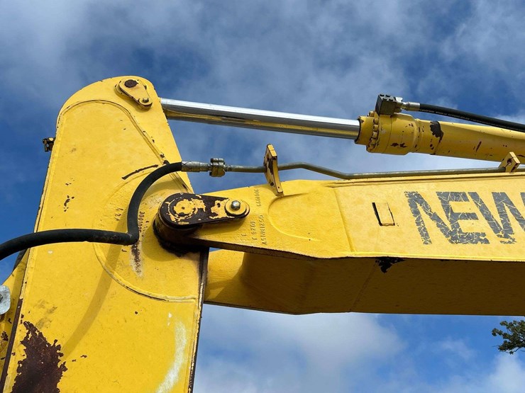 2001-new-holland-ec215-image-27