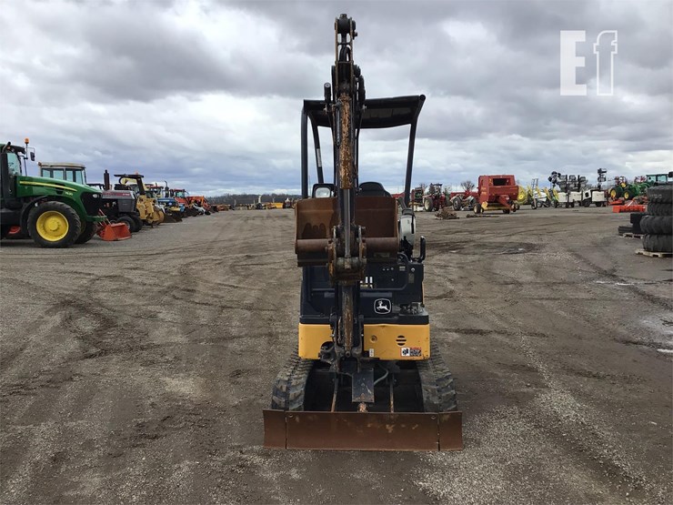 2016-deere-17g-image-4