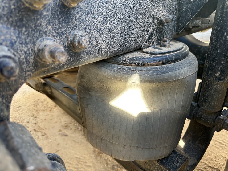 #33701-•-2011-mack-cxu-sleeper-truck-tractor-1m1aw09y4bm013132-image-19