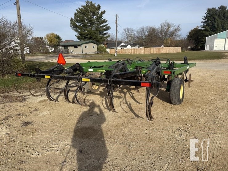 john-deere-714-image-7