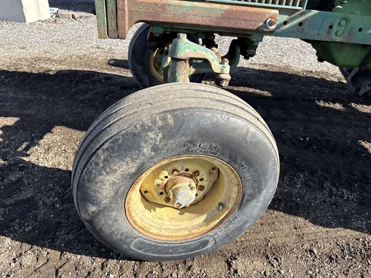 john-deere-3020-image-9