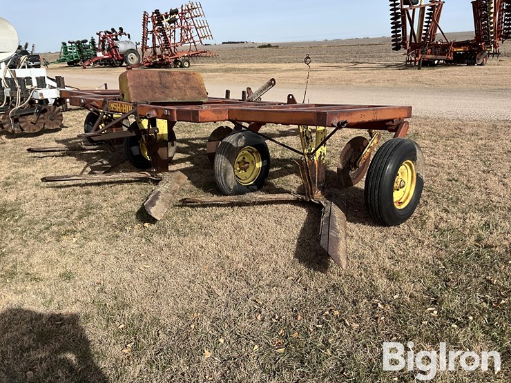 bush-hog-bh-18-plow-sweep-image-5
