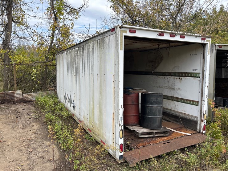 #89-•-20’-truck-body-image-1