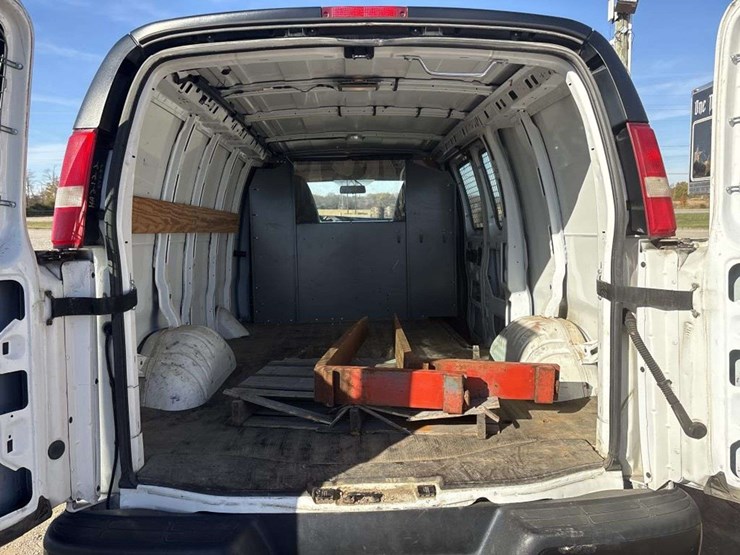 2013-chevrolet-2500-image-46