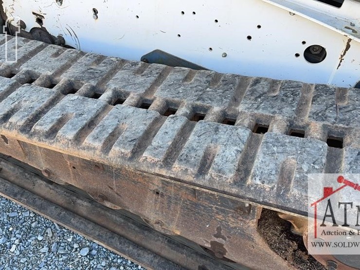 2008-bobcat-t300-image-11