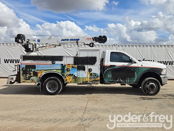 2014-dodge-service-truck-image-6