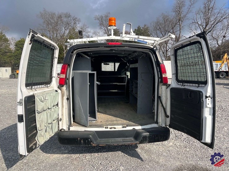 2012-chevrolet-express-van-image-26