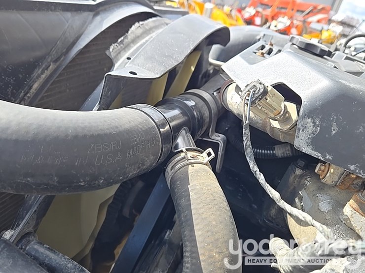 2014-dodge-service-truck-image-77