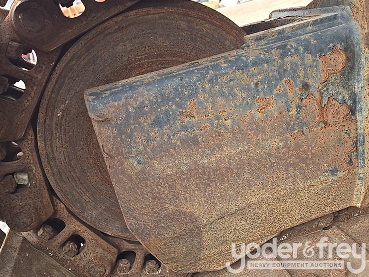 2016-caterpillar-312fgc-image-32