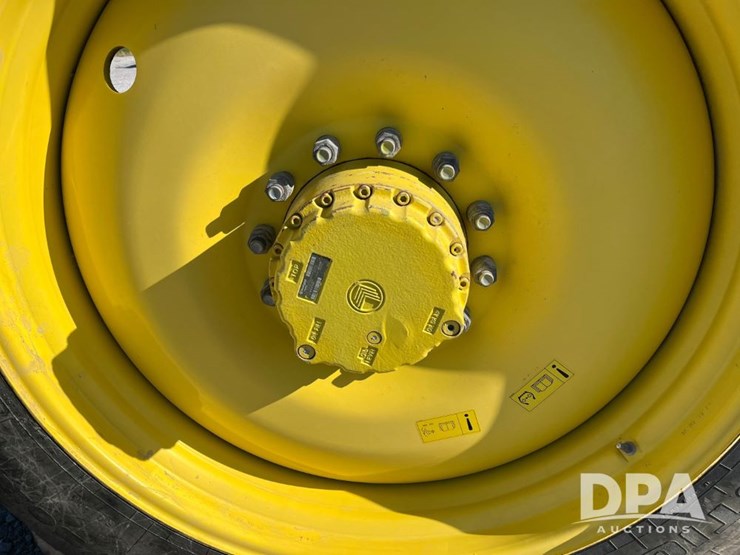 2019-john-deere-r4038-image-54