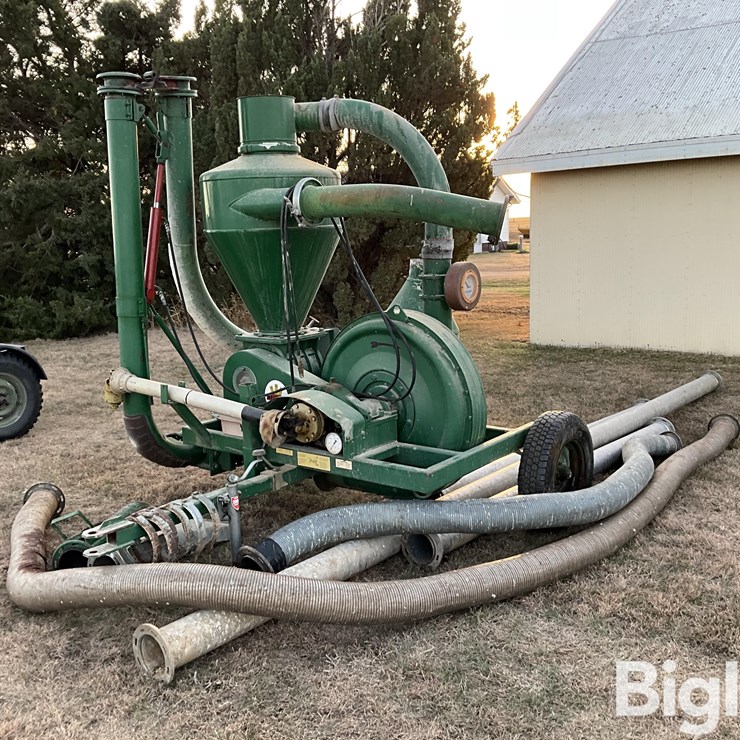 Neuero 660 PTO 1000 Grain Vacuum