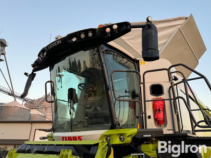 2023-claas-lexion-8700tt-image-10