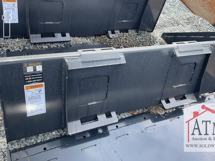 new-wolverine-72"-track-duty-bucket-image-2