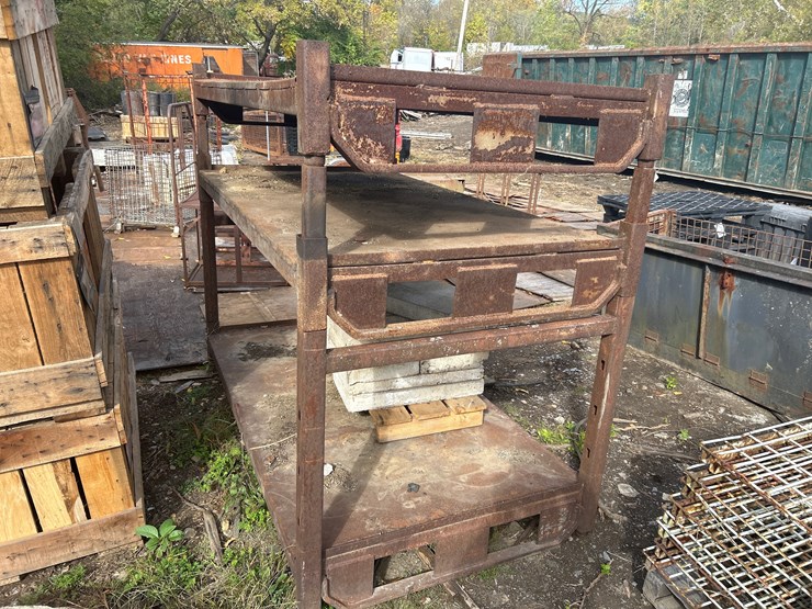 #135-•-44”-x-80”-stack-tables-image-3