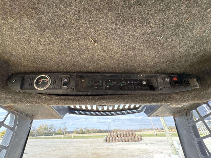 john-deere-250-image-15