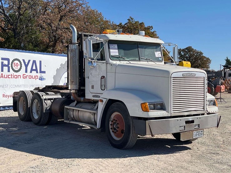 1995-freightliner-fld120-image-4