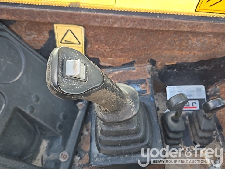 2017-jcb-512-56-image-121