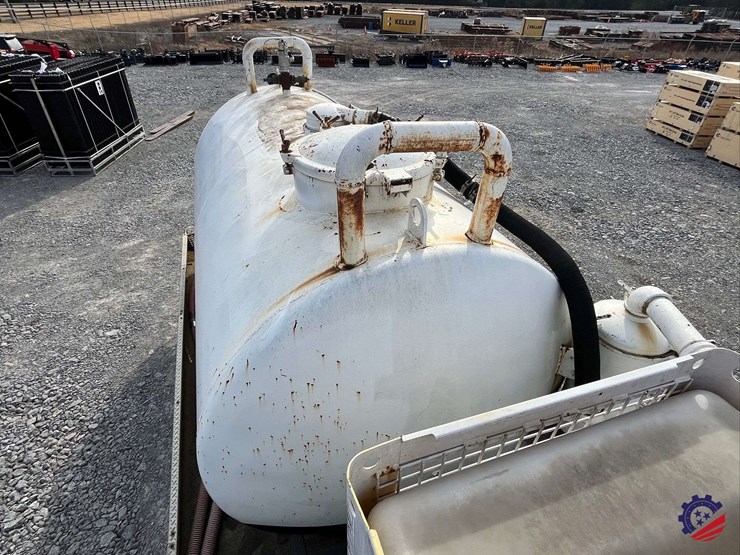 2005-freightliner-m2-business-class-s/a-water-truck-image-41